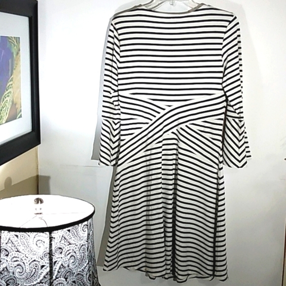 ROZ & ALI BLACK WHITE FIT & FLARE DRESS SIZE MED - Picture 8 of 10